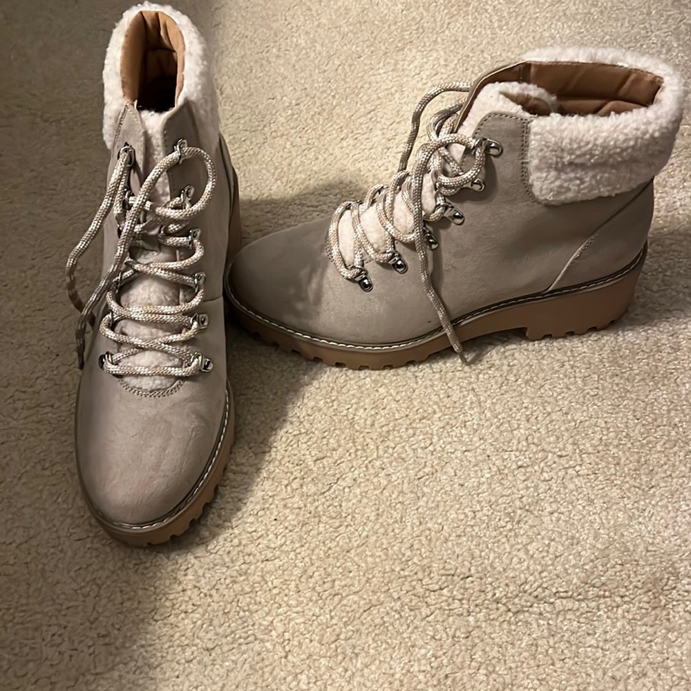 Universal Thread lace up boots